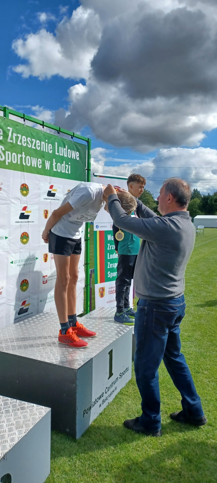 Wręcznie złotego medalu Michałowi Krawczykowi